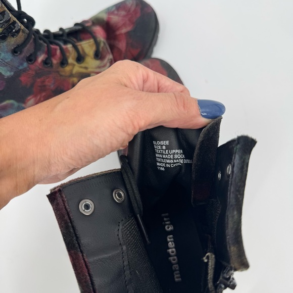 Madden Girl Eloisee Black Velvet Floral Combat Boots Women’s 8 - Picture 9 of 9